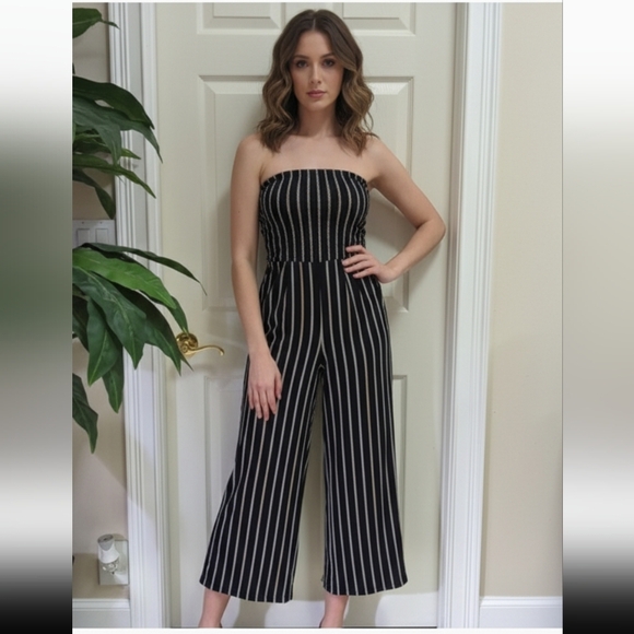 HYFVE Women's Strapless Striped Jumpsuit w/Pockets Size Medium - Picture 1 of 7
